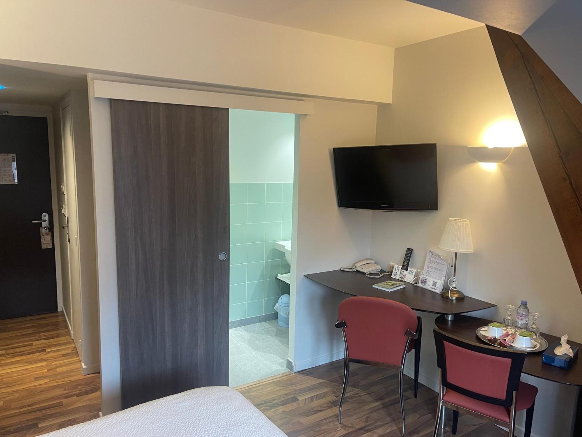 Logis Hotels Le Saint Georges Vendôme Esterno foto