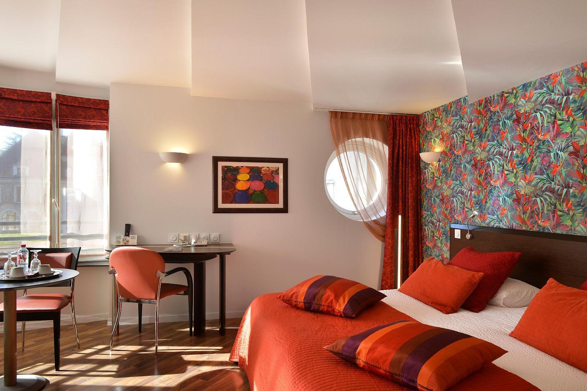 Logis Hotels Le Saint Georges Vendôme Esterno foto