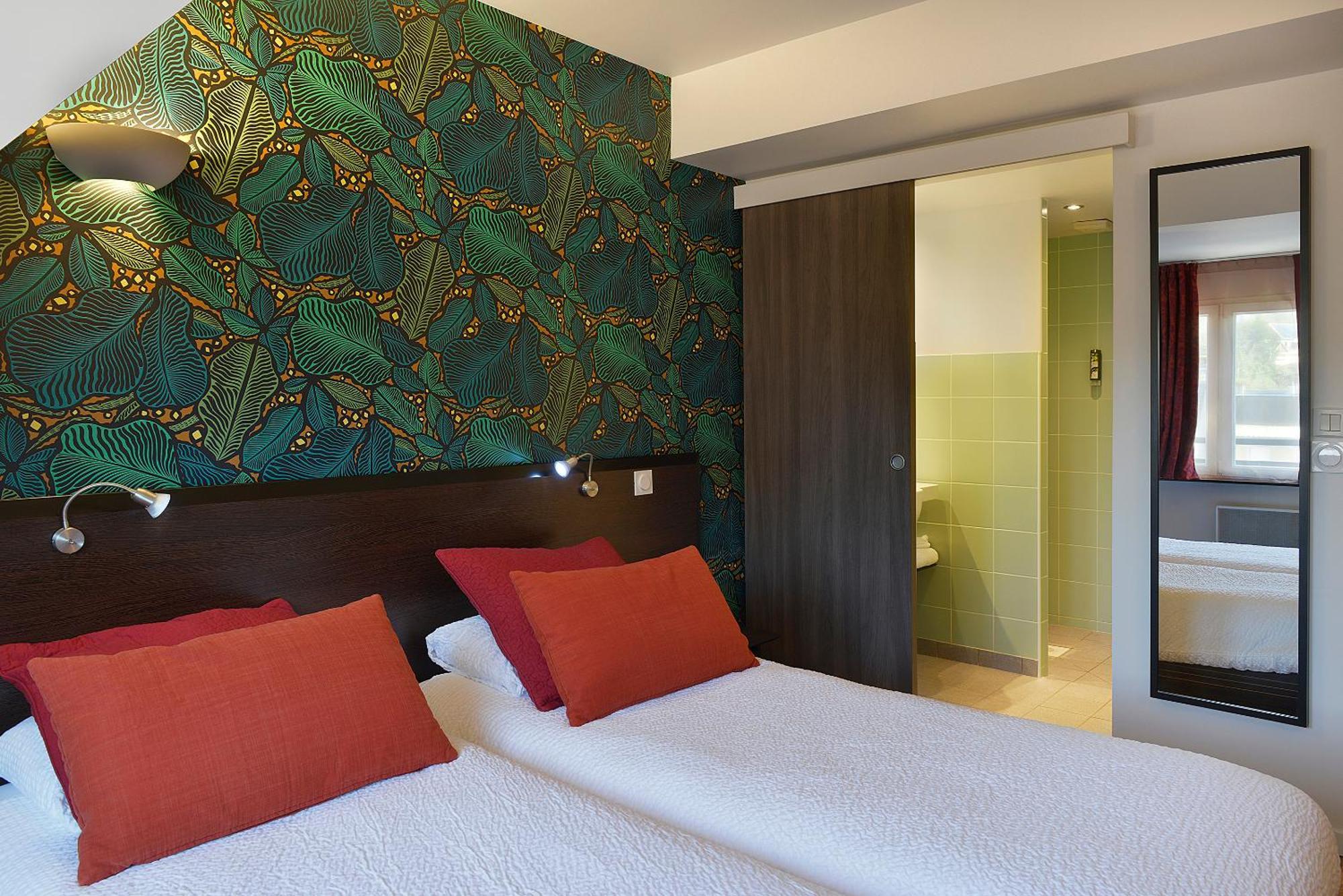 Logis Hotels Le Saint Georges Vendôme Esterno foto
